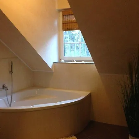 아파트 Fewo-am-eichenberg